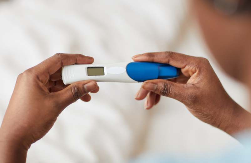 Test de grossesse positif 10 jours avant les règles : est-ce possible ?