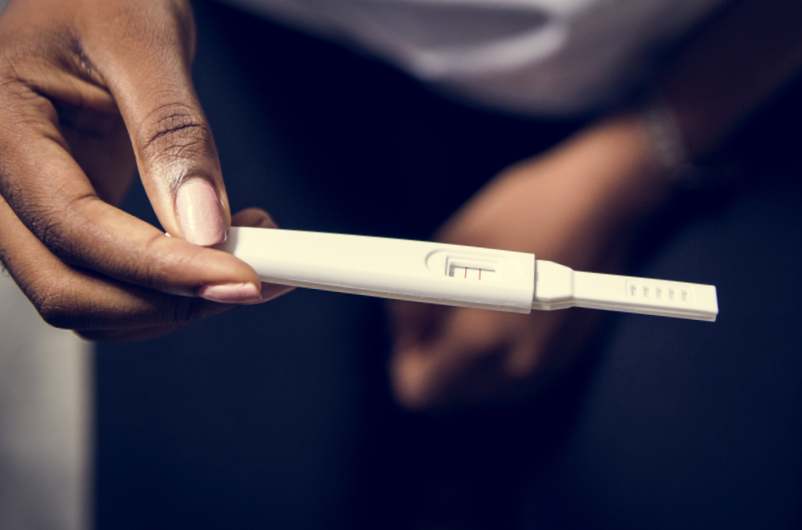 Peut-on faire un test de grossesse positif faible puis négatif ?