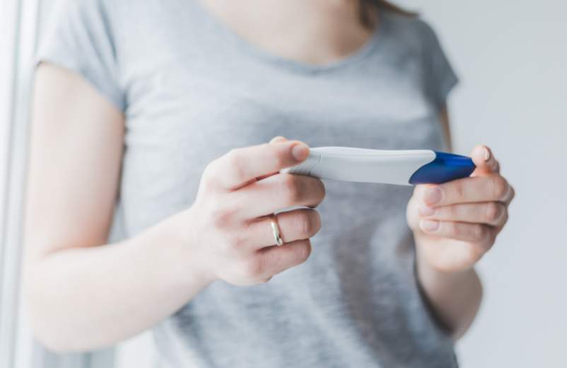 Est-ce possible de faire un test de grossesse positif faible puis négatif ?